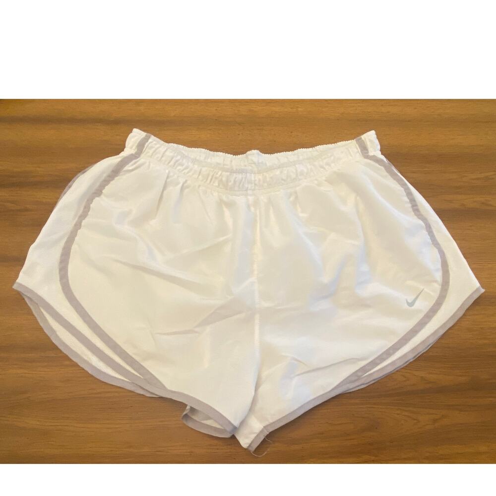 Nike Dri-FIT White Running Shorts Built-In Liner Women’s XL Training Gym Workout